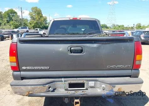 1999 Chevrolet Silverado 1500 Ls z USA, uszkodzony, nr VIN 1GCEK19T5XE158575